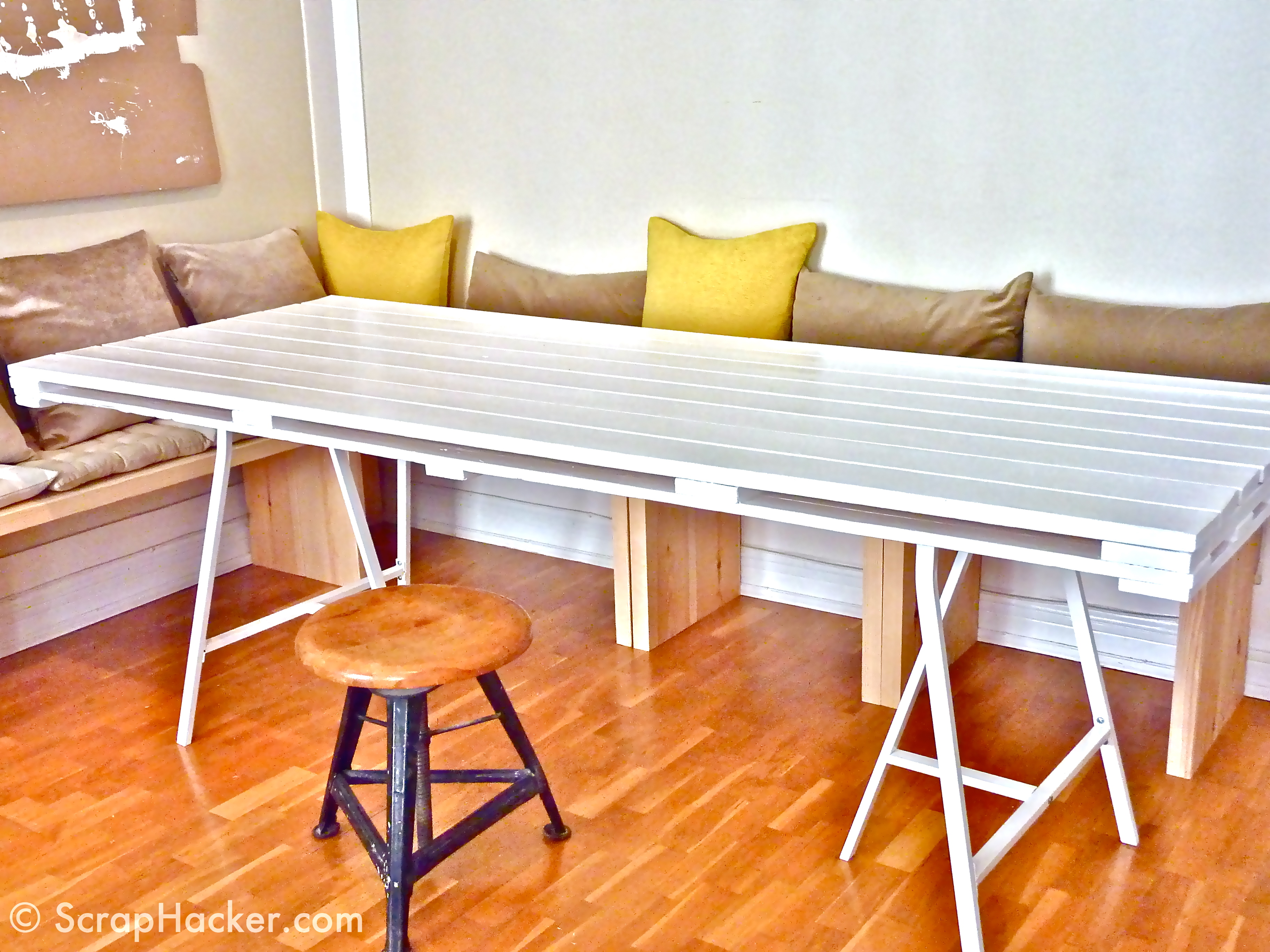 DIY Pallet Dining Table