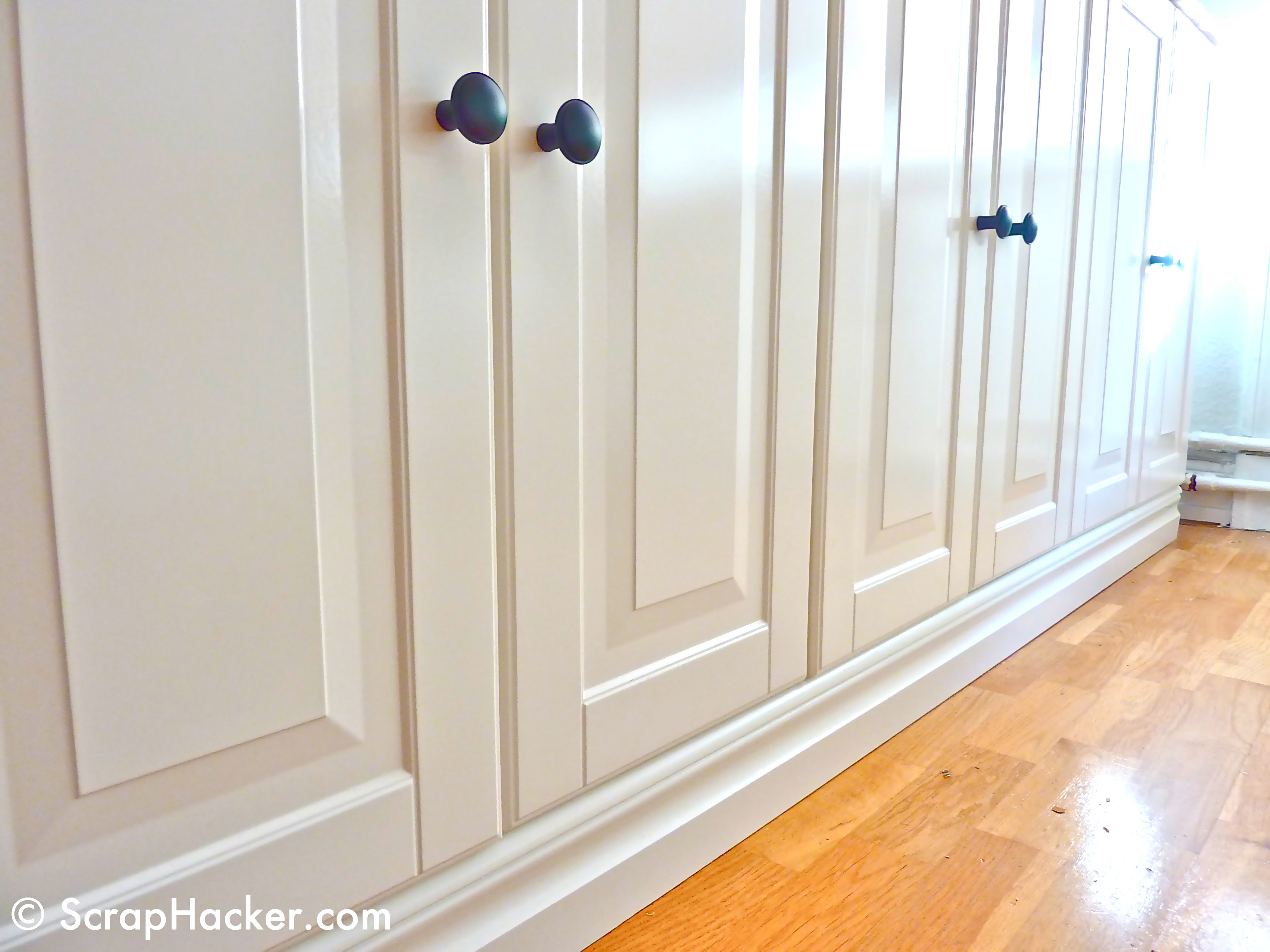 Featured image of post Ikea Double Sided Bookcase : You can adjust the height of the billy bookcases shelves depending on what you want to keep.