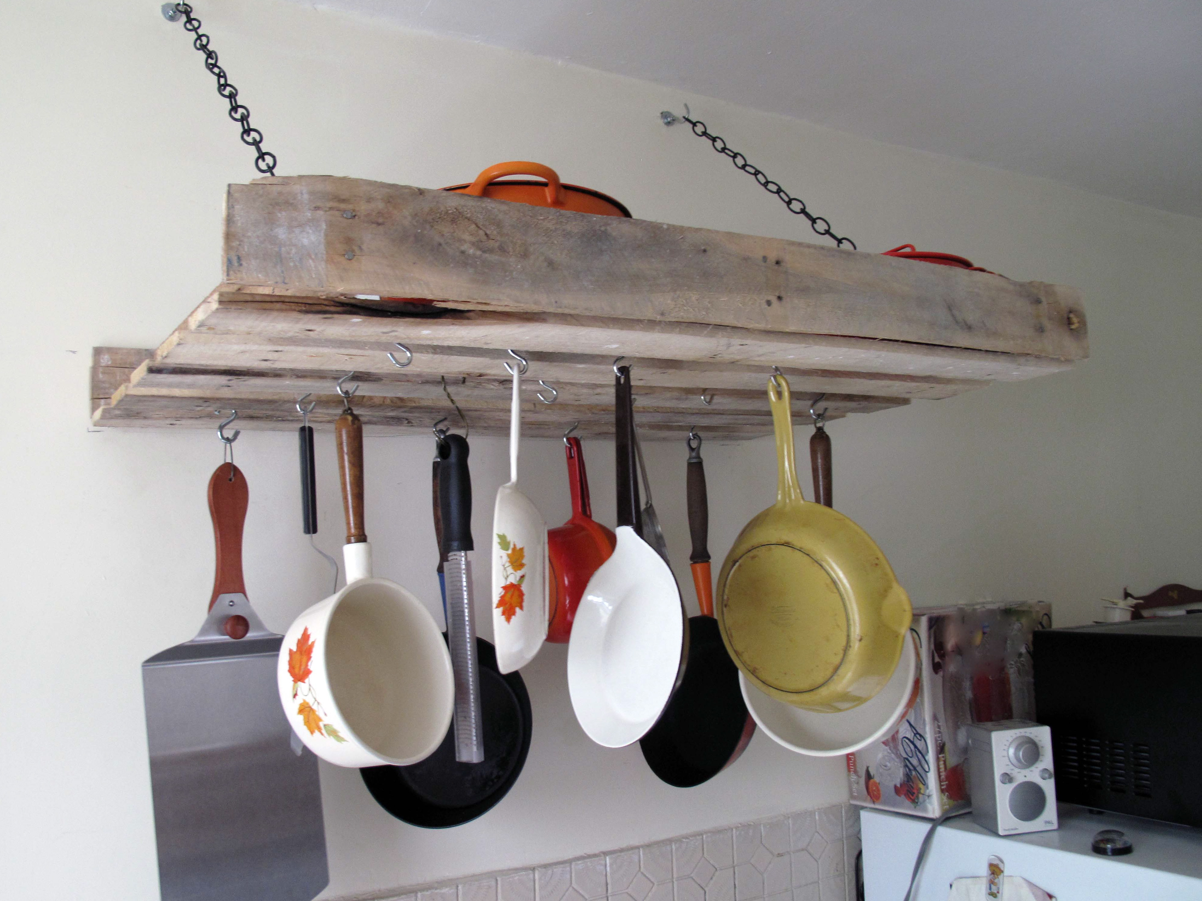 DIY Pallet Pot Rack