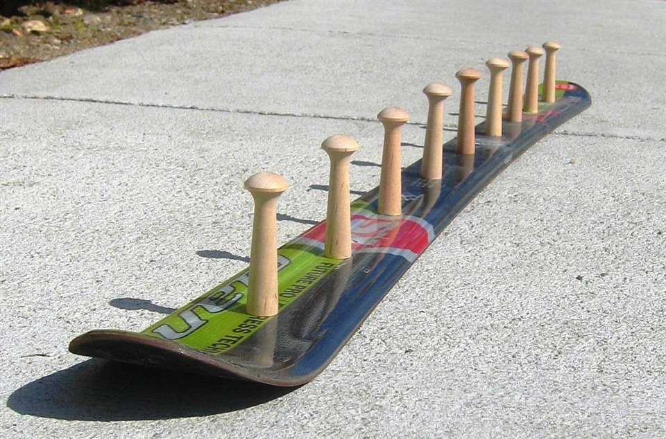 Top-5 Recycled Ski Furniture Hack Ideas - ScrapHacker.com